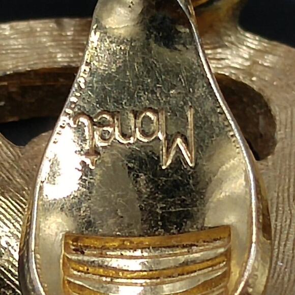 Vintage Monet Gold Plated Clip-on Earrings, Easy Close Clasps - Picture 3 of 8